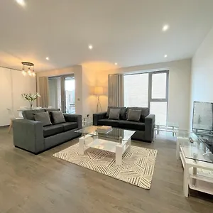 Spectacular 2 Bedroom In Great Location , Sheffield United Kingdom