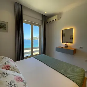 George , Himare Albania